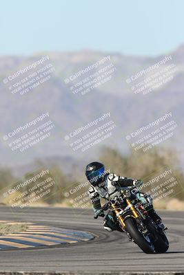 media/Dec-04-2025-Racers Edge (Thu) [[5ebc9f124d]]/3-B Group/1-Session 1 (Turn 7)/